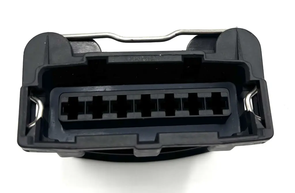 7 pin connector (F) bovenaanzicht.webp